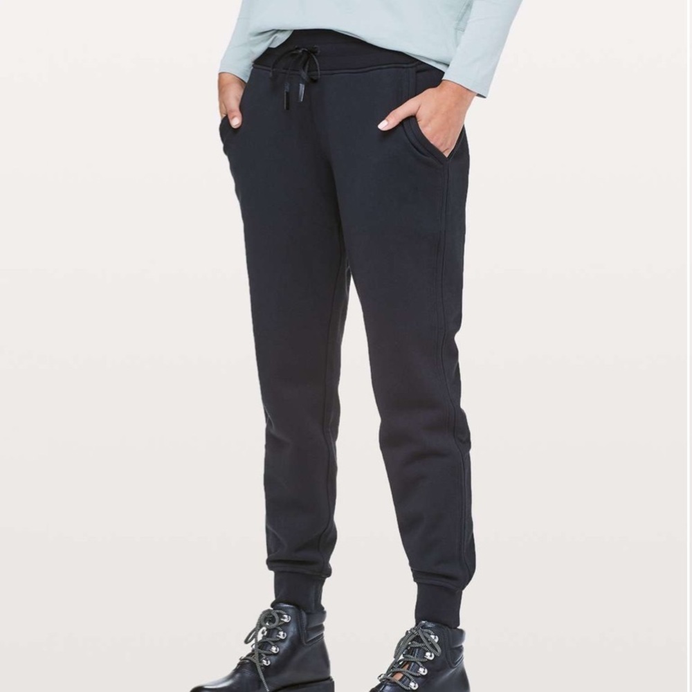 Lululemon Warm Down Jogger II Black (First Release). Size 4